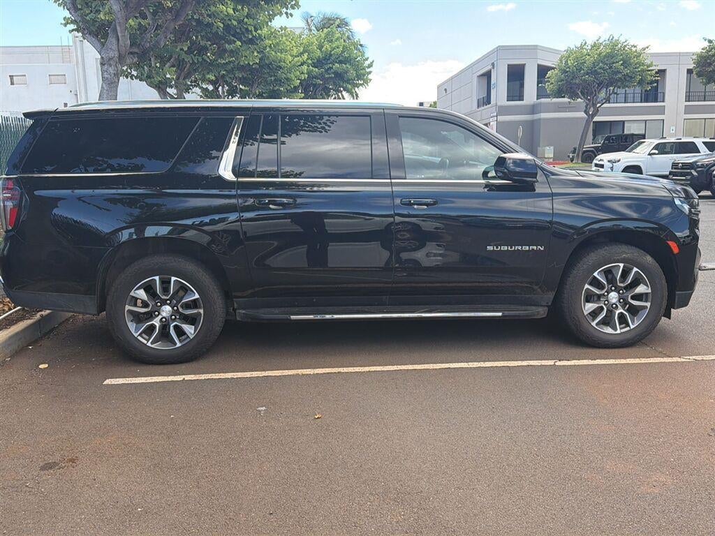2023 Chevrolet Suburban LT