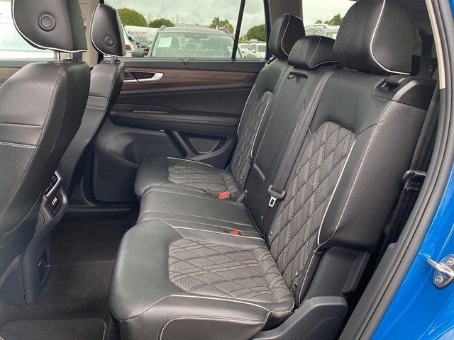 2025 Volkswagen Atlas 2.0T SEL Premium R-Line