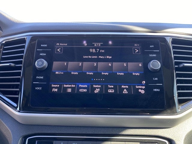 2022 Volkswagen Atlas 3.6L V6 SE w/Technology