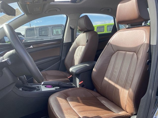 2022 Volkswagen Passat 2.0T Limited Edition