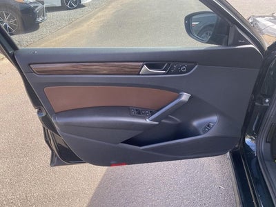 2022 Volkswagen Passat 2.0T Limited Edition