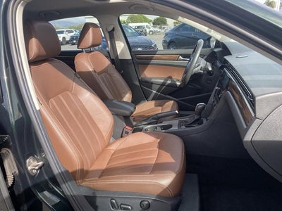 2022 Volkswagen Passat 2.0T Limited Edition