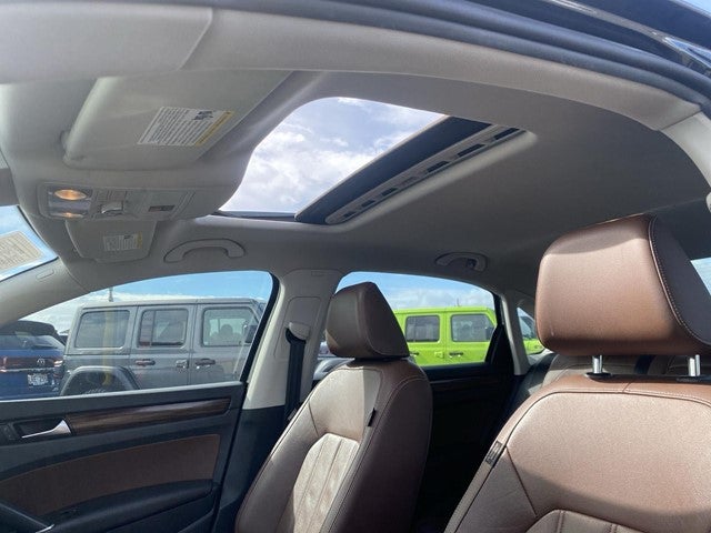 2022 Volkswagen Passat 2.0T Limited Edition