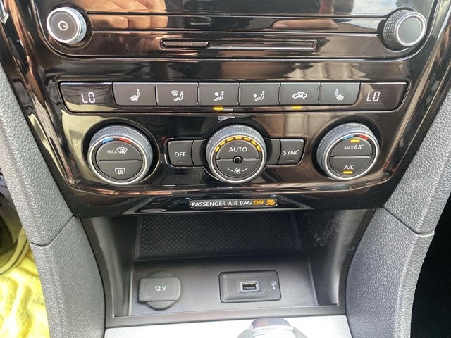 2022 Volkswagen Passat 2.0T Limited Edition
