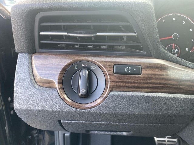 2022 Volkswagen Passat 2.0T Limited Edition