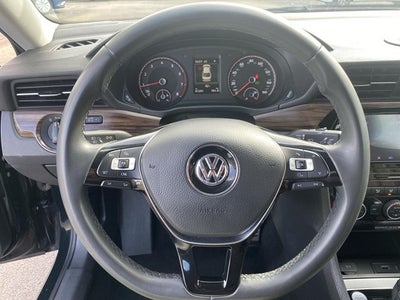 2022 Volkswagen Passat 2.0T Limited Edition
