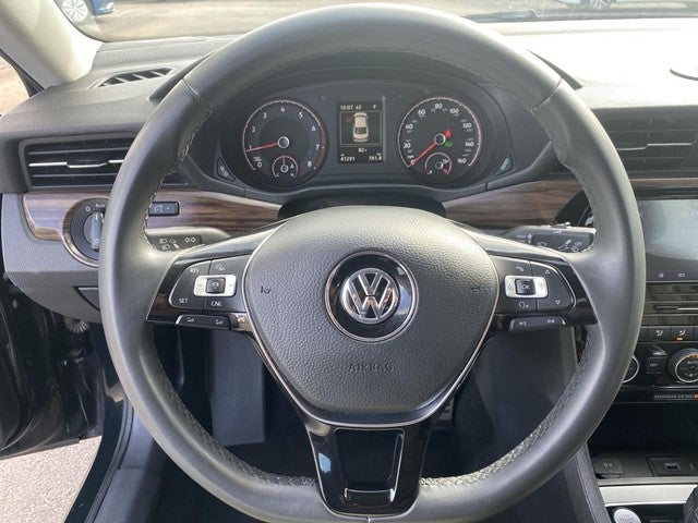 2022 Volkswagen Passat 2.0T Limited Edition