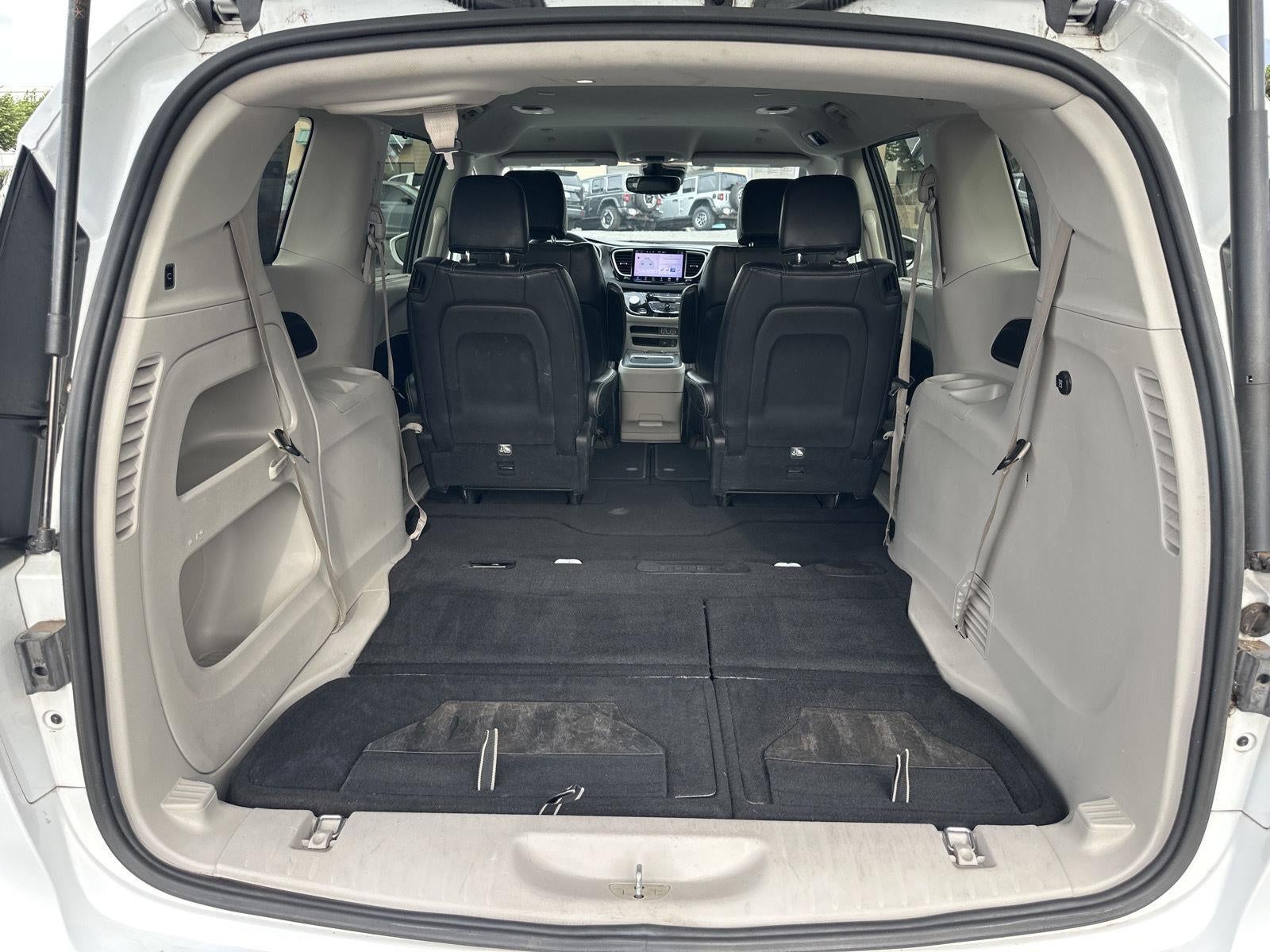 2022 Chrysler Pacifica Touring L