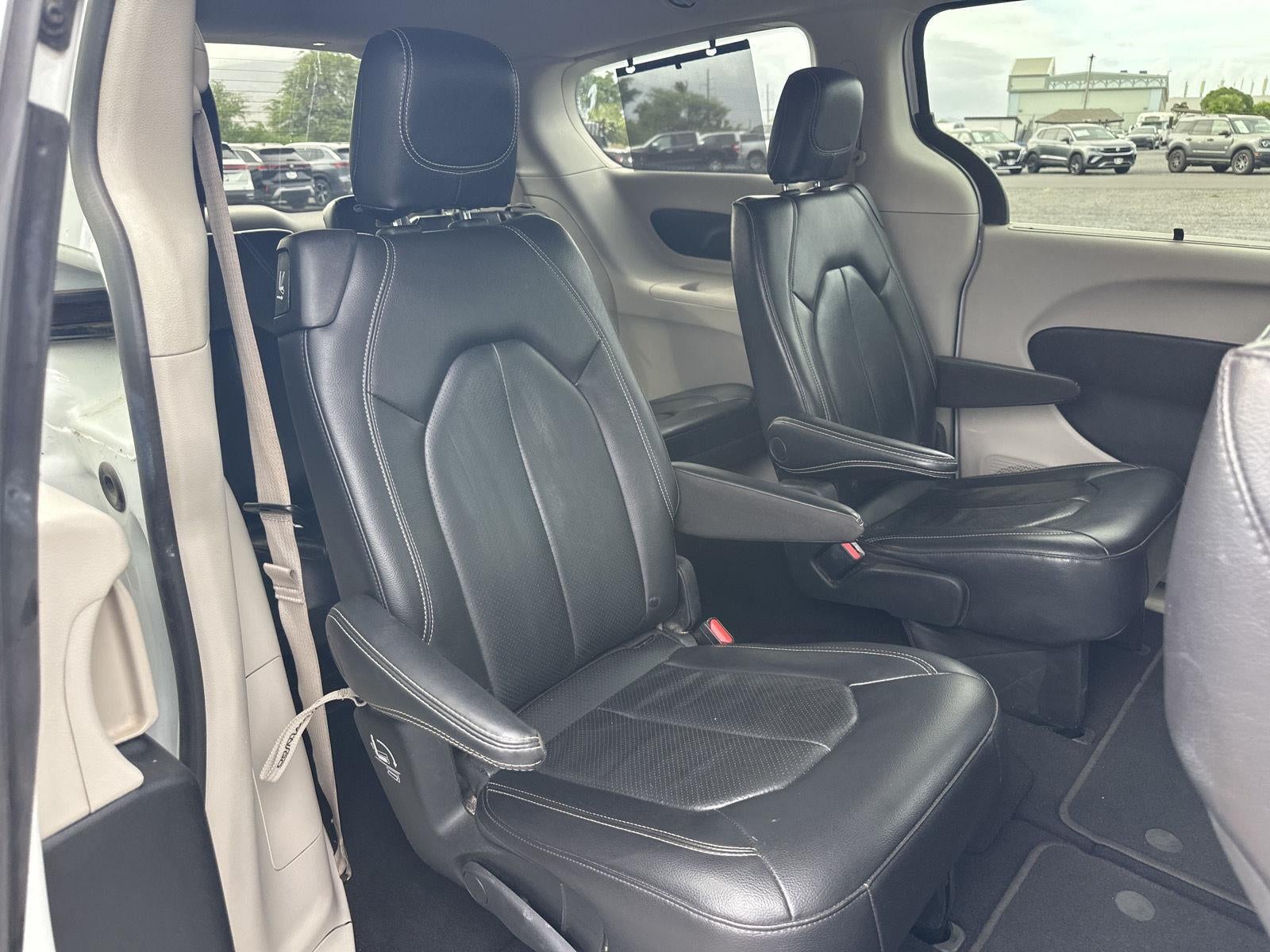 2022 Chrysler Pacifica Touring L