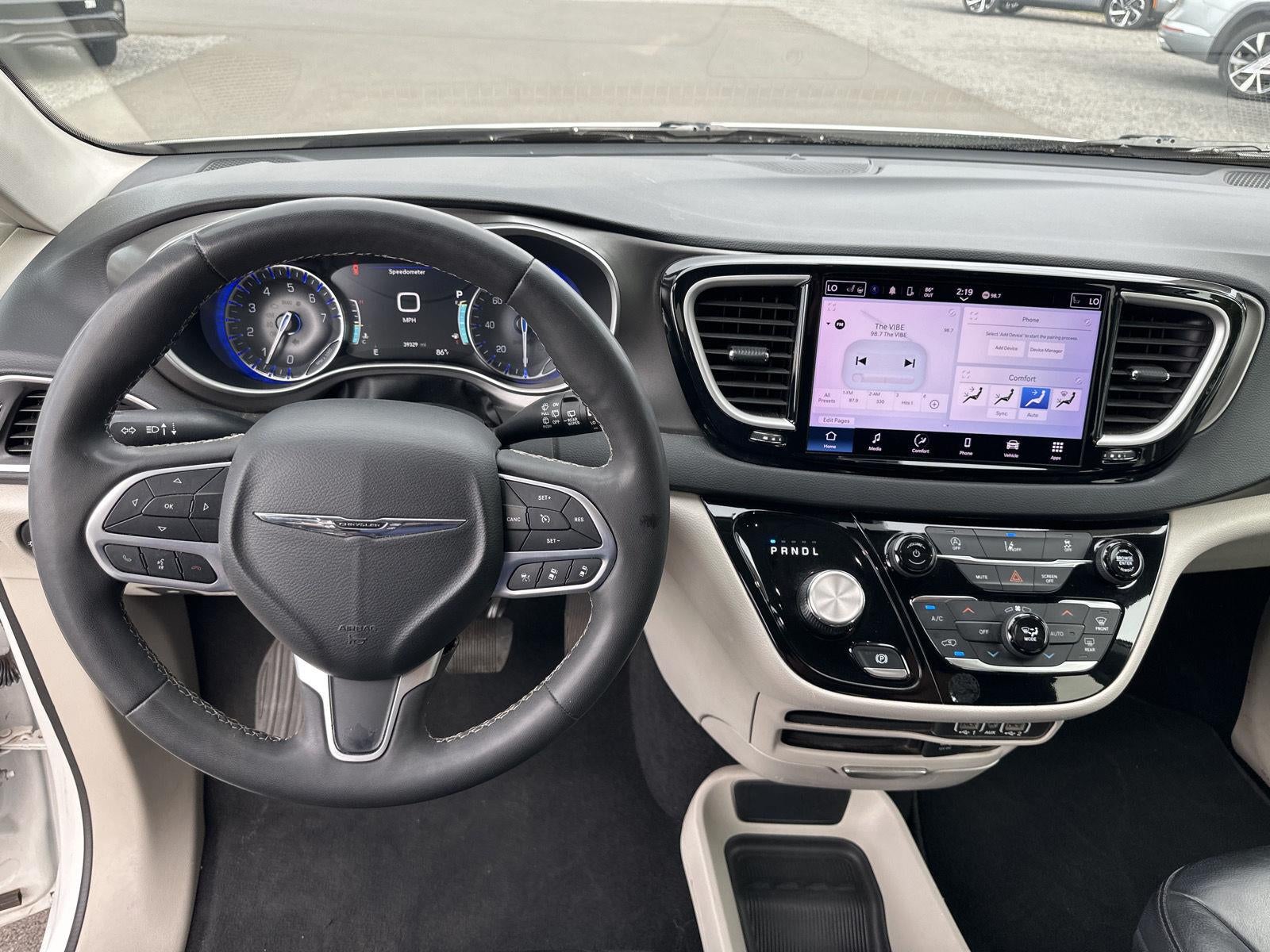 2022 Chrysler Pacifica Touring L