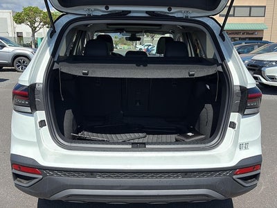 2025 Volkswagen Taos SE Black