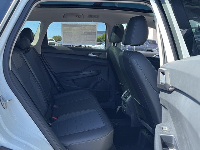 2025 Volkswagen Taos SE Black