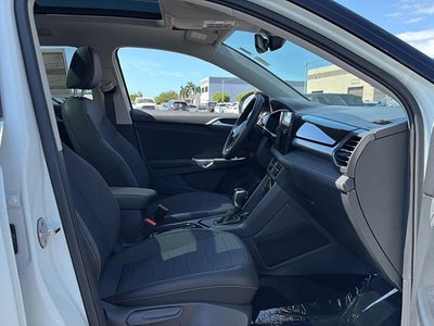 2025 Volkswagen Taos SE Black