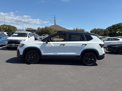 2025 Volkswagen Taos SE Black
