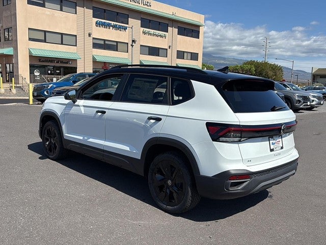 2025 Volkswagen Taos SE Black