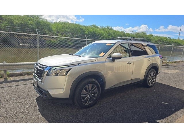 2023 Nissan Pathfinder SV