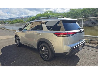 2023 Nissan Pathfinder SV