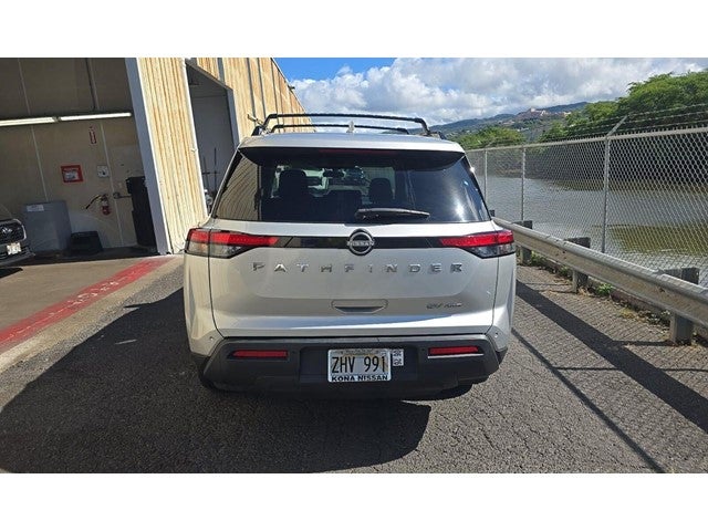 2023 Nissan Pathfinder SV