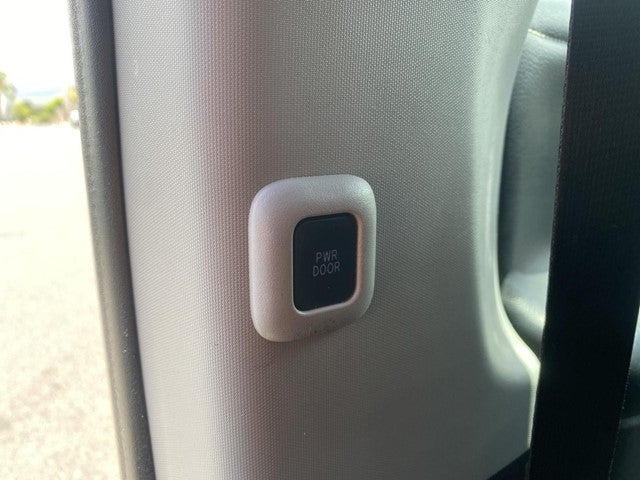 2020 Toyota Sienna SE