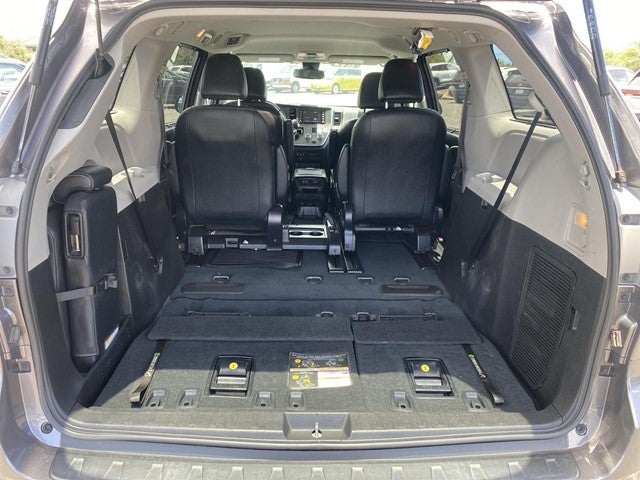 2020 Toyota Sienna SE