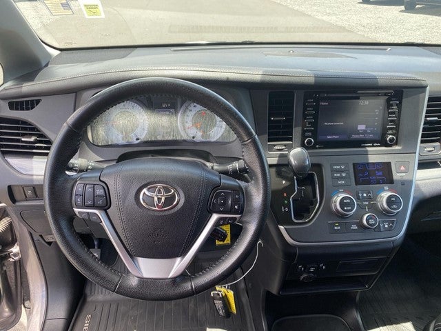 2020 Toyota Sienna SE