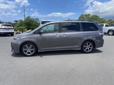 2020 Toyota Sienna SE