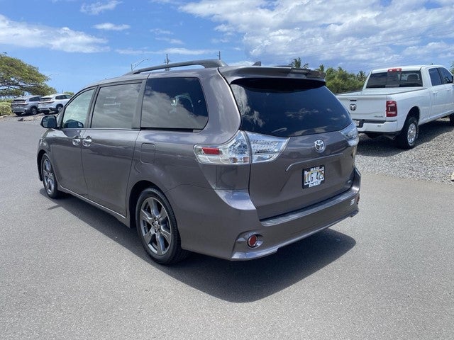 2020 Toyota Sienna SE