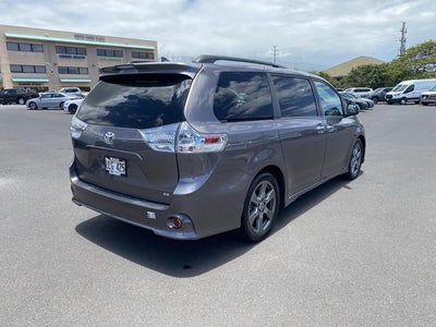 2020 Toyota Sienna SE