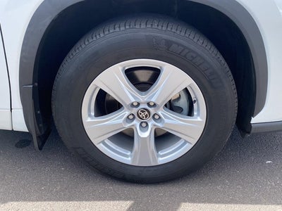 2022 Toyota Highlander LE