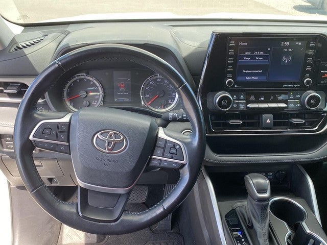 2022 Toyota Highlander LE