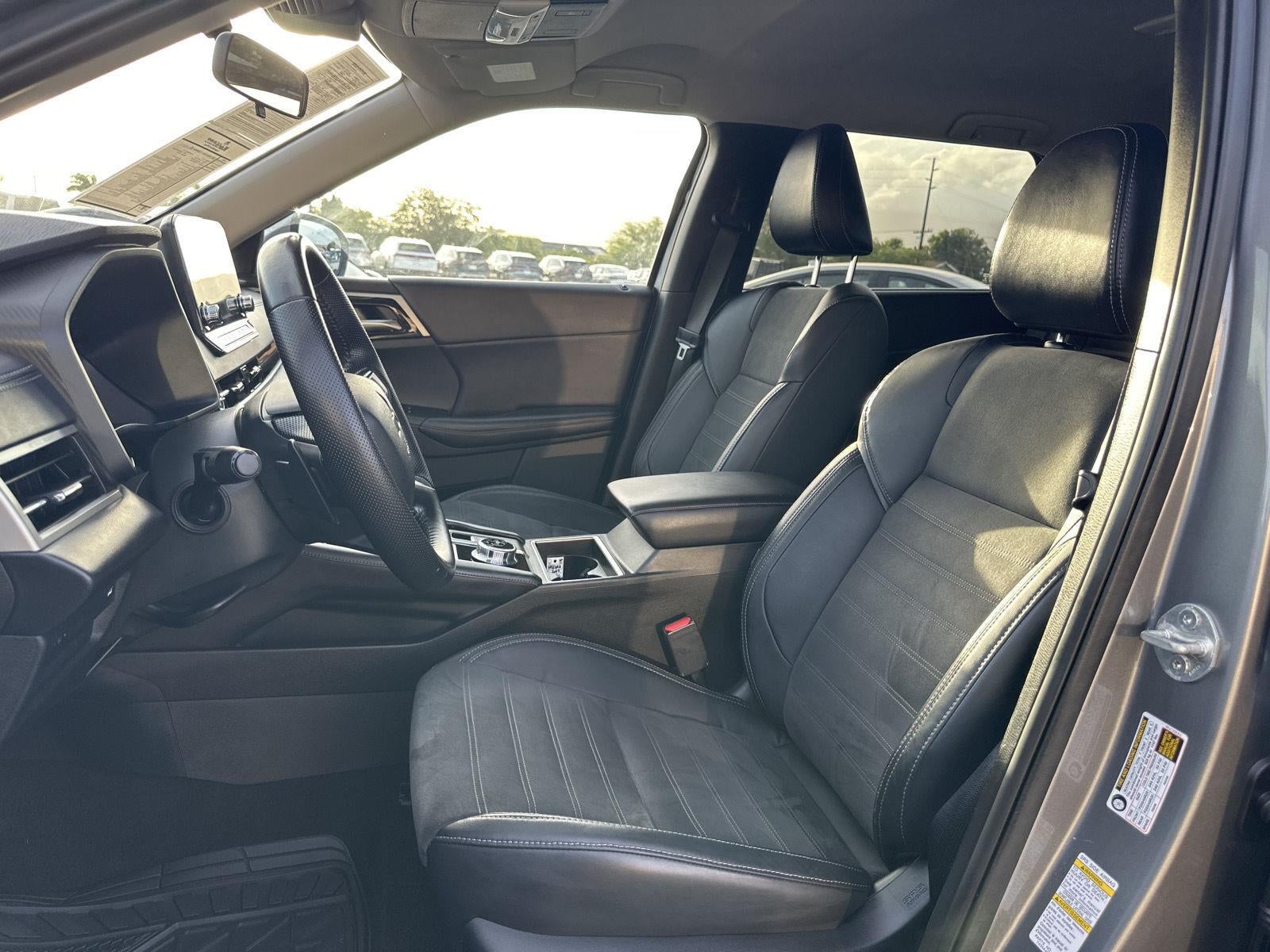 2023 Mitsubishi Outlander SE