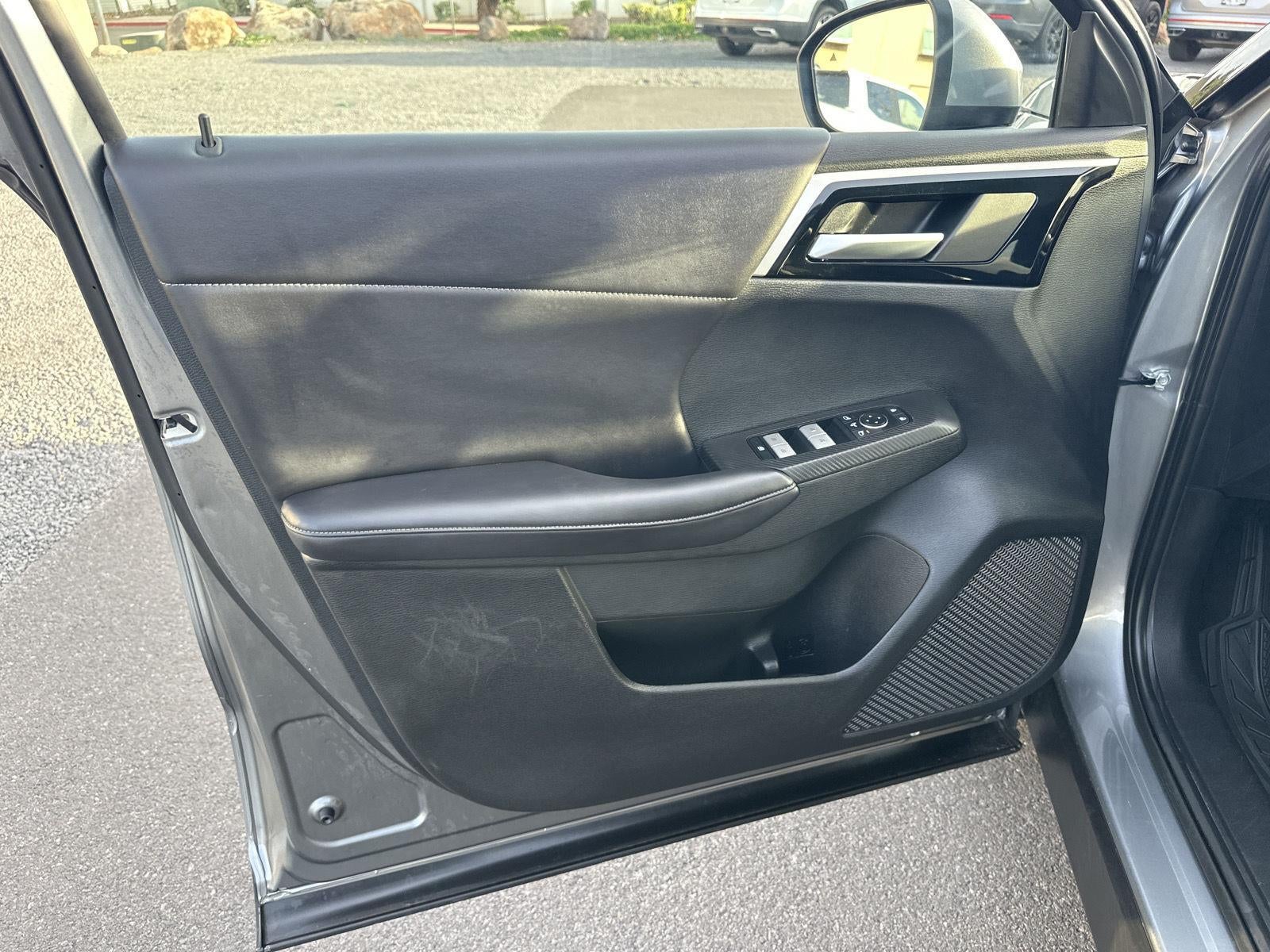 2023 Mitsubishi Outlander SE