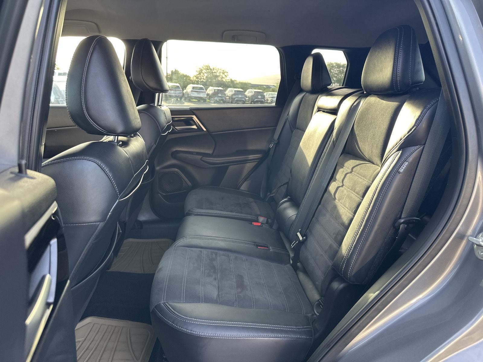 2023 Mitsubishi Outlander SE
