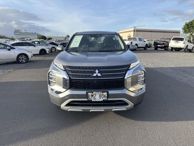 2023 Mitsubishi Outlander SE