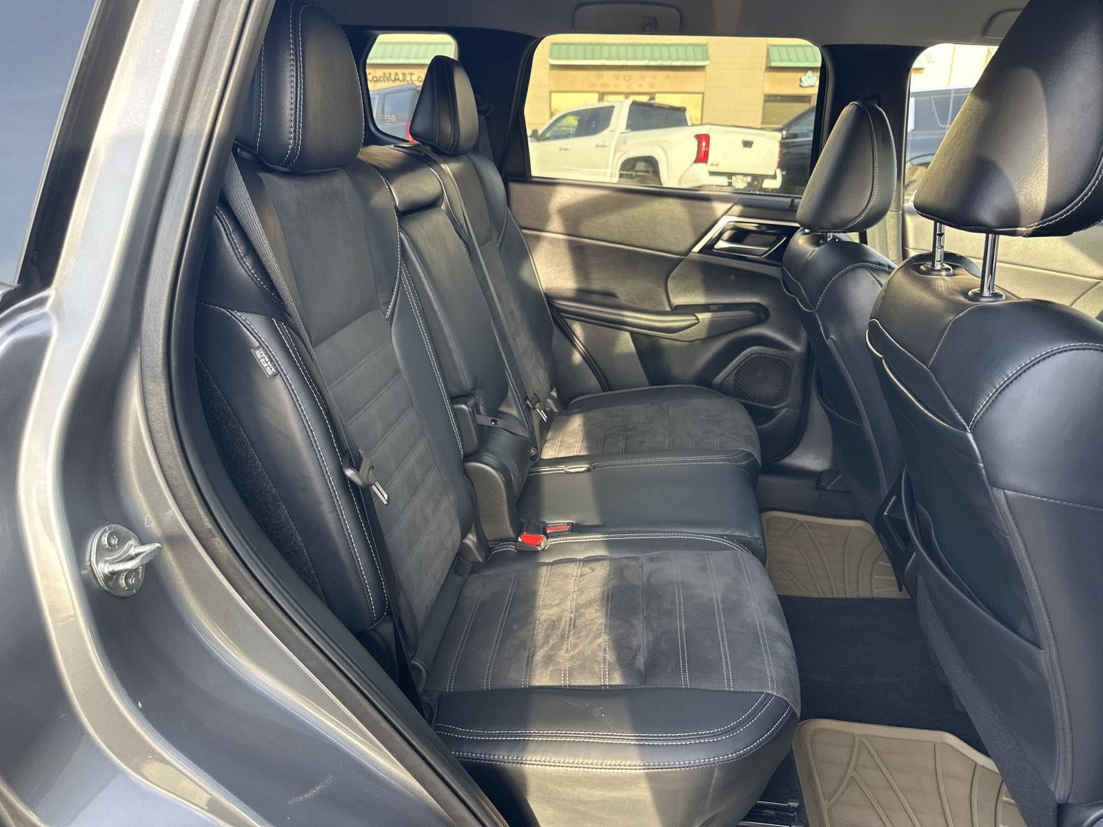 2023 Mitsubishi Outlander SE