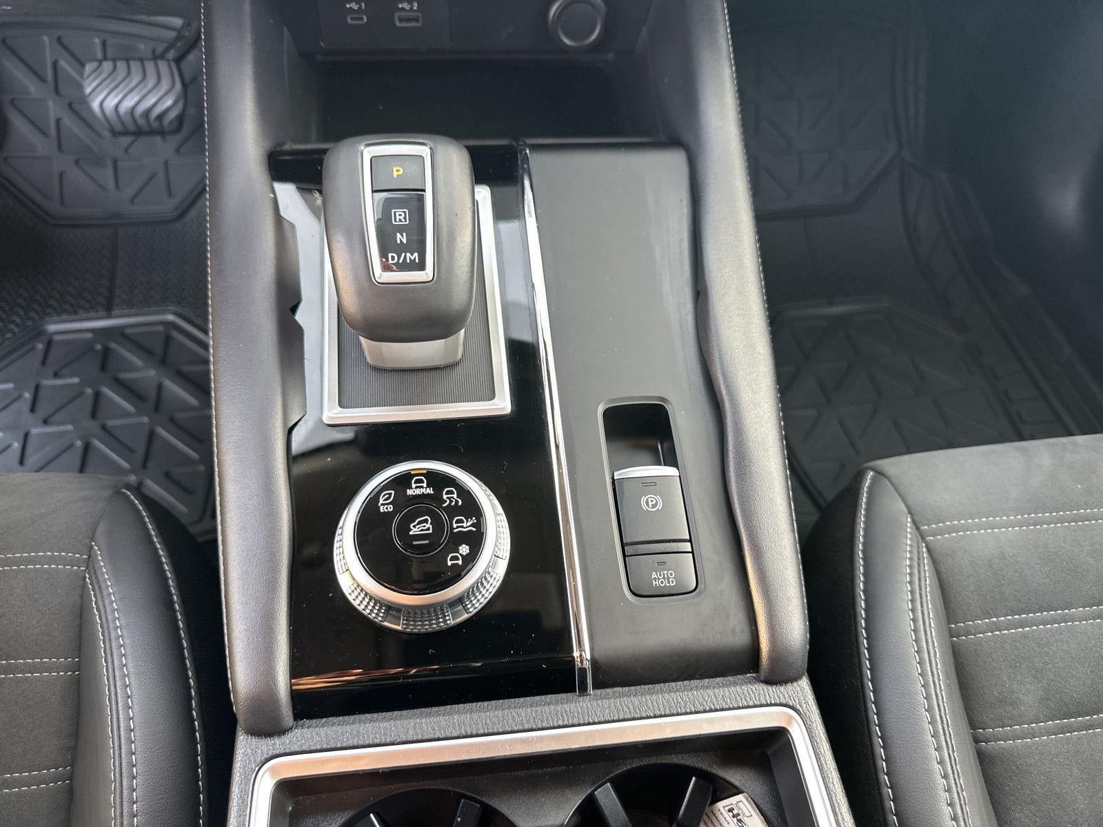 2023 Mitsubishi Outlander SE