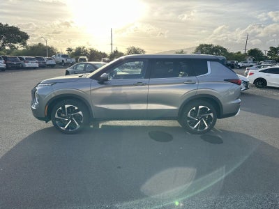 2023 Mitsubishi Outlander SE