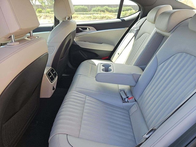 2022 Genesis G70 2.0T