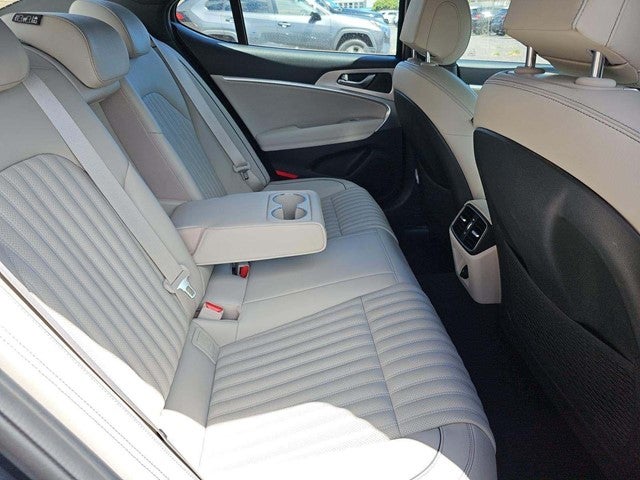 2022 Genesis G70 2.0T