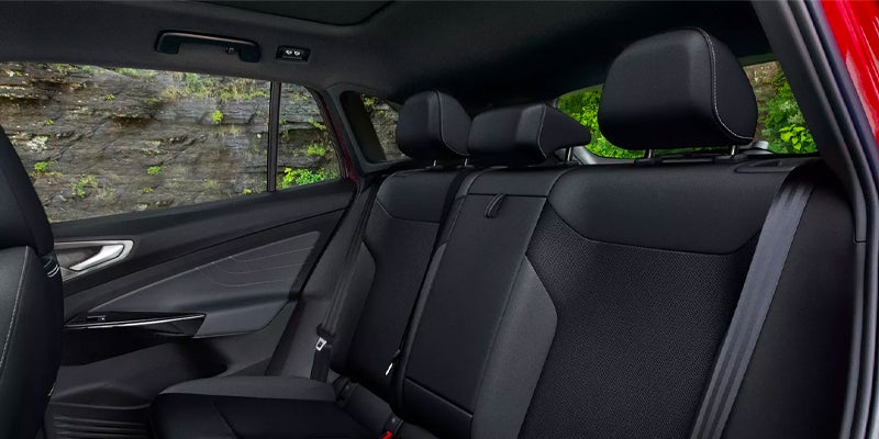 Rear seats and cabin space