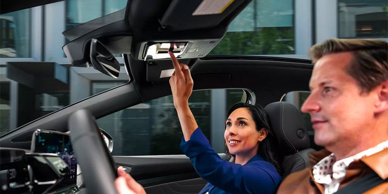 Panoramic sunroof with passengers